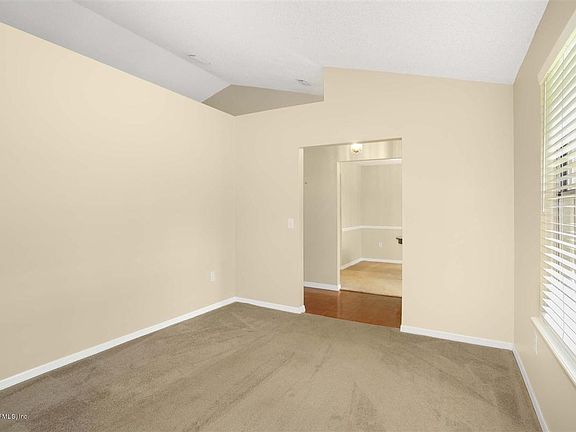 4th image of 624 Charles Pinckney St