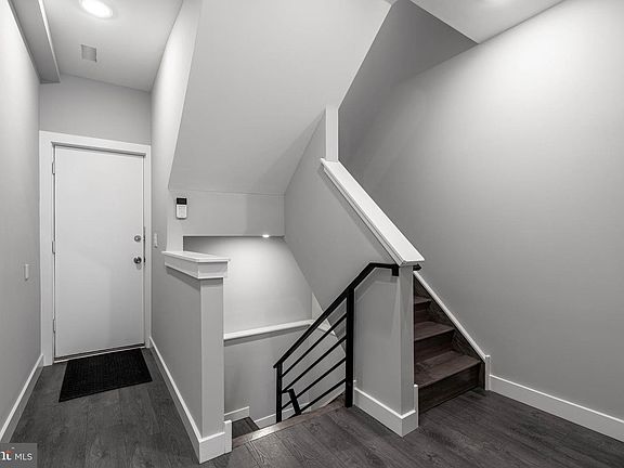 5th image of 531 W Berks St