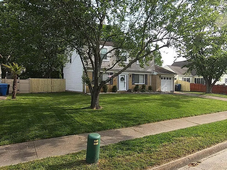 1968 Hidden Valley Dr — Photo 3