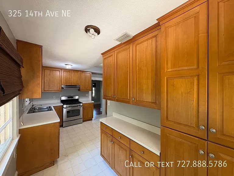 325 14th Ave NE — Photo 17