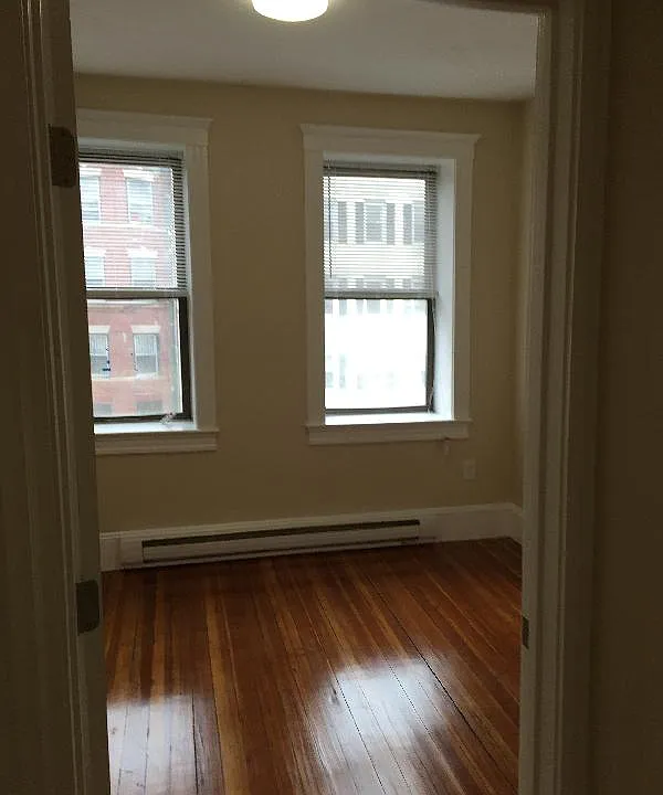 887 Huntington Ave #3