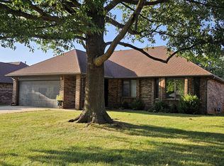 1119 W Whiteside St, Springfield, MO 65807