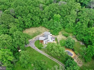 363 Ccc Rd, Linden, VA 22642