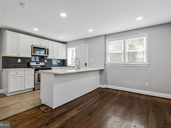 5th image of 19 Atlantic St SE