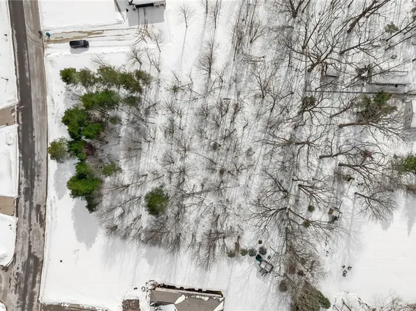 5120 Country Club Trl, Lewiston, NY 14092