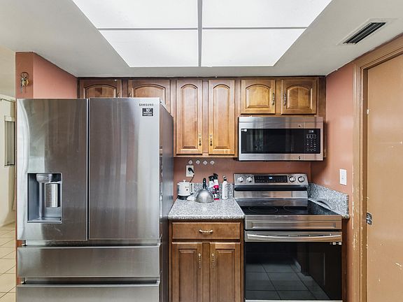 5th image of 4818 NW 58TH Street
