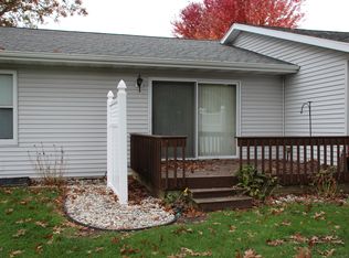 1074 Walnut Grove Dr, Muskegon, MI