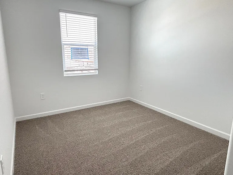 2055 W Sheridan Ave — Photo 12