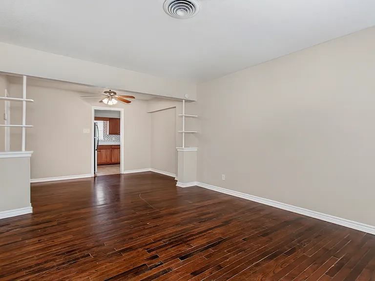 10943 Desdemona Dr — Photo 4