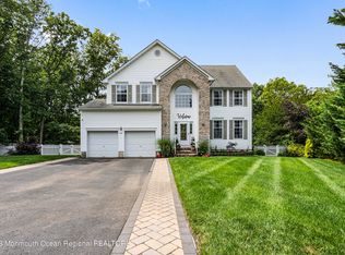 742 Spruce Hill Dr, Toms River, NJ 08753