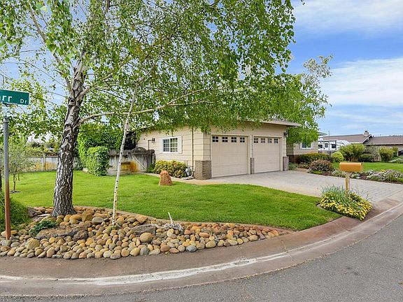 3rd image of 2774 Carr Dr