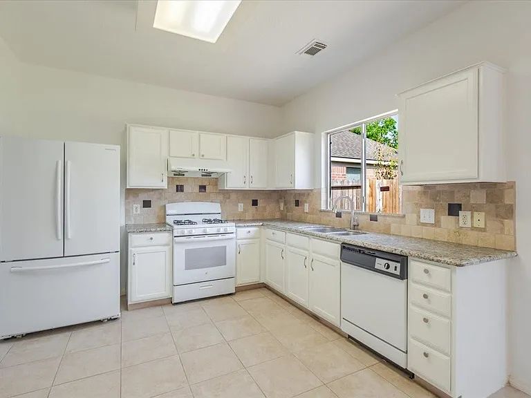 19510 Maywood Falls Cir — Photo 7