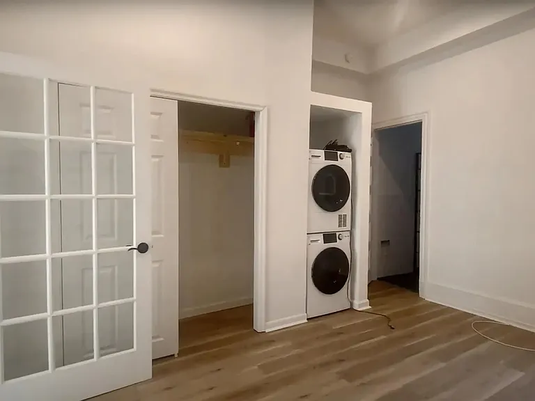 2037 Spring Garden St #2FF — Photo 4