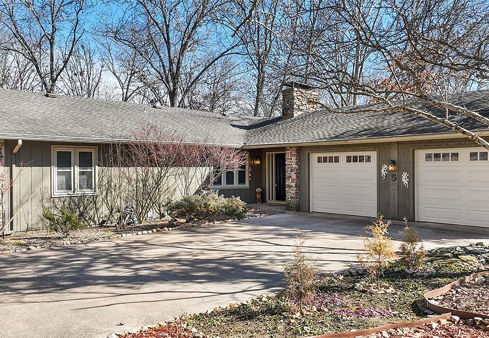 1st image of 5 Wentworth Dr