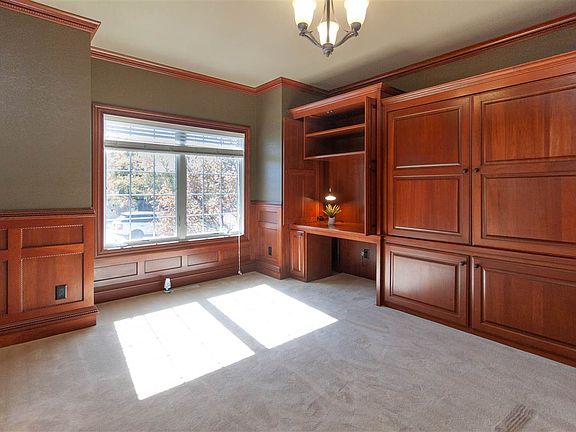4th image of 2624 Glen Oaks Dr