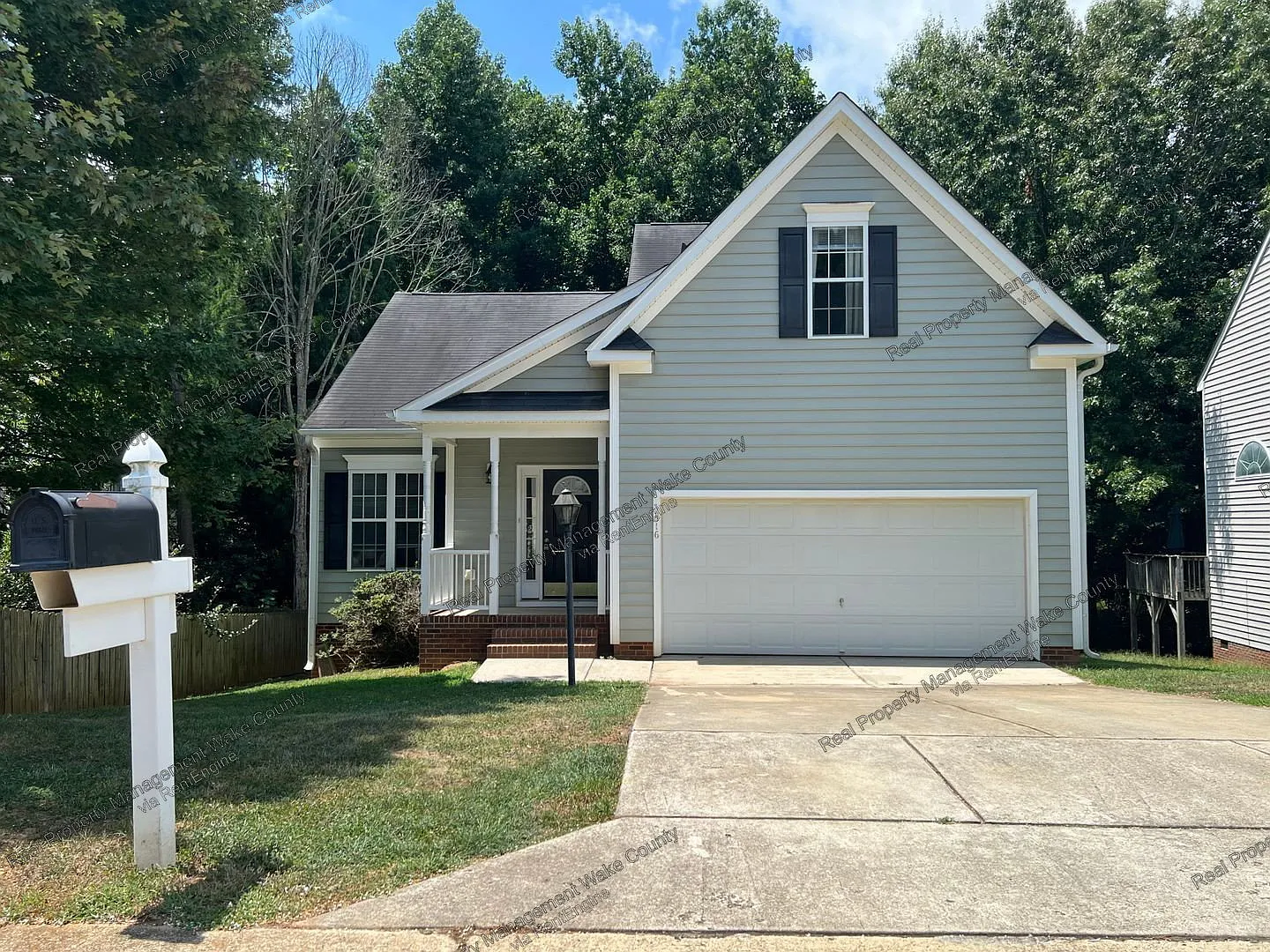 4 bed, 2.5 bath, 1660 sqft, $2,500 — Photo 1