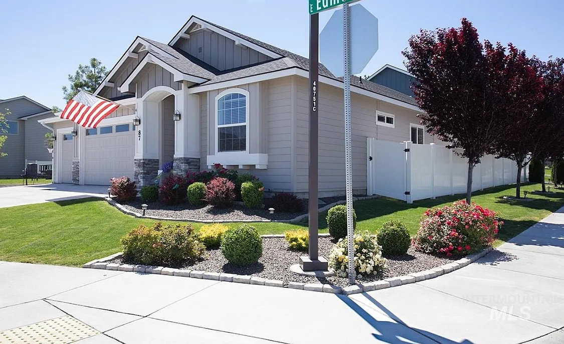Building Photo - 87 E Edmonds Dr