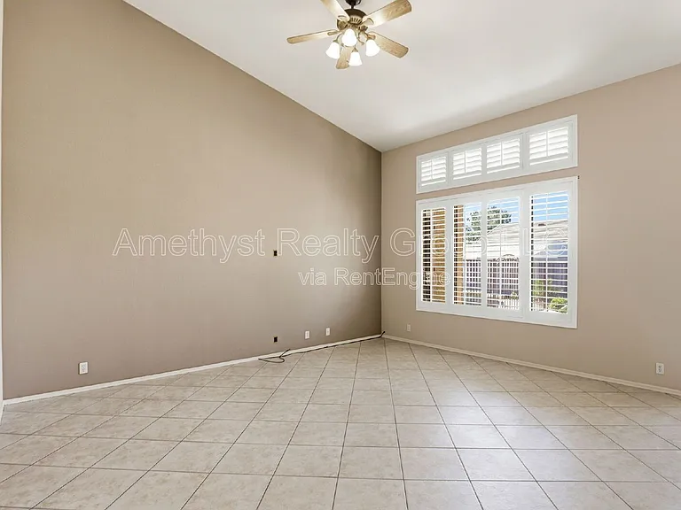 7017 W Greenbriar Dr — Photo 7
