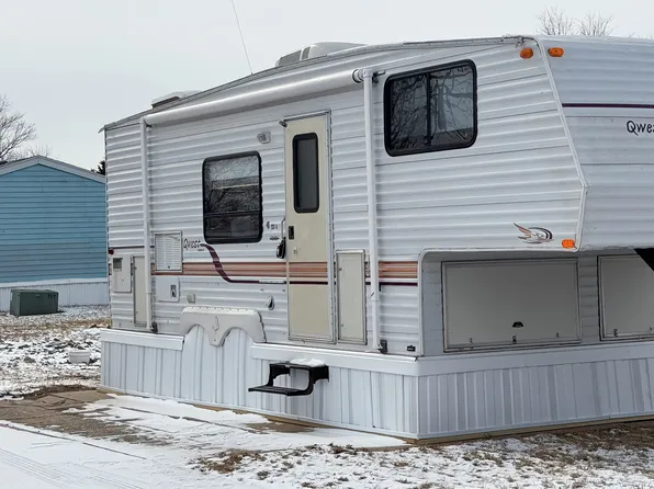 200 N 28th St #21, Fairfield, IA 52556