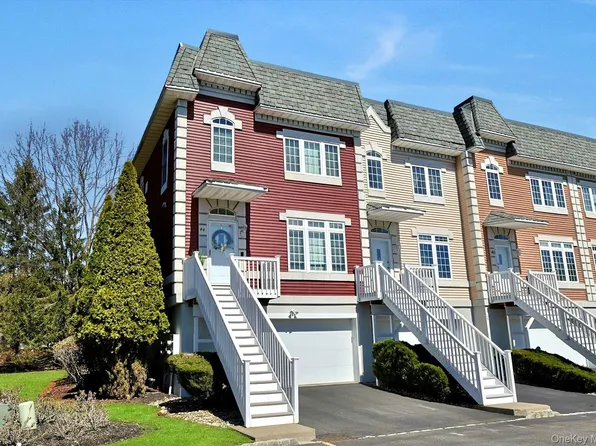 44 Alexander Court, Nanuet, NY 10954