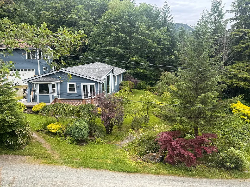 17090 Glacier Hwy #1