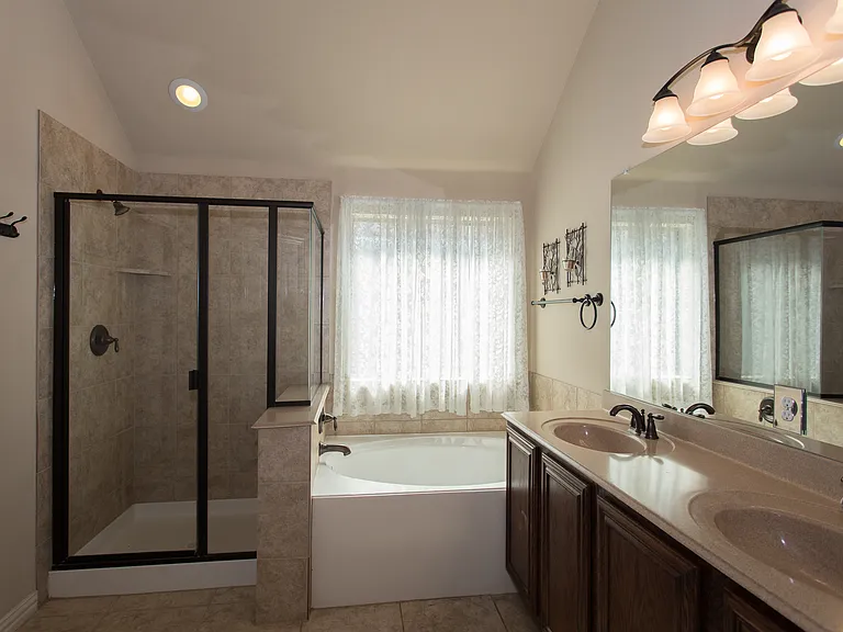 1320 Elkford Ln — Photo 12