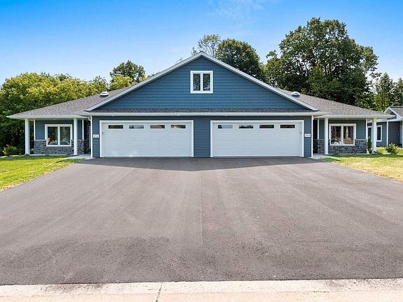 Floor plan 1528 similar to photo