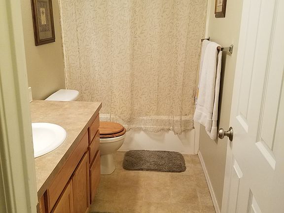 5th image of 20296 Colebrook Ave