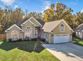 9 Pecan Ln, Long Beach, MS 39560