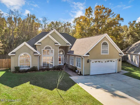 9 Pecan Ln, Long Beach, MS 39560