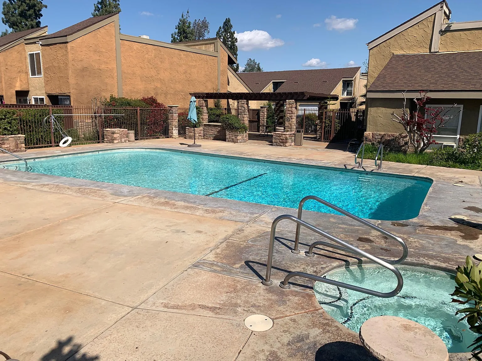 1 bed, 883 sqft, $1,595 — Photo 4