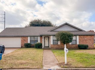 100 Marylee Dr, Hewitt, TX 76643