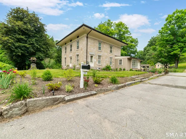 1917 Main Street North, Woodbury, CT 06798
