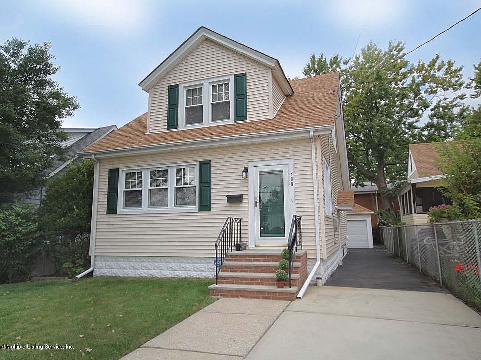 1st image of 489 Lynn St