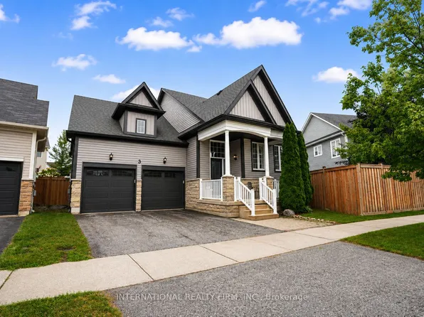 3 Maple Crown Ter, Barrie, ON L4M 7H3