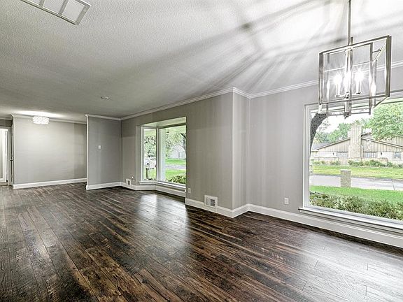 5th image of 13520 Crestmoor Dr