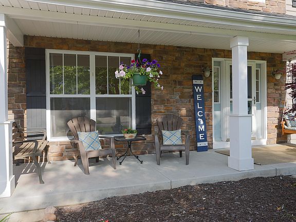 3rd image of 7416 Dartmoor Ct