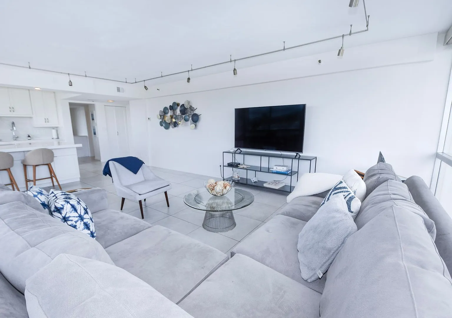 1710 Avenida Del Mundo #108 — Photo 4