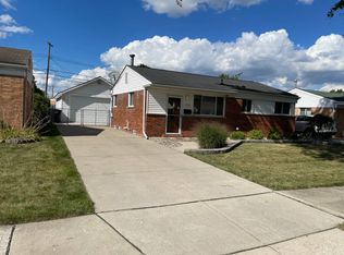23542 Hayes St, Taylor, MI 48180