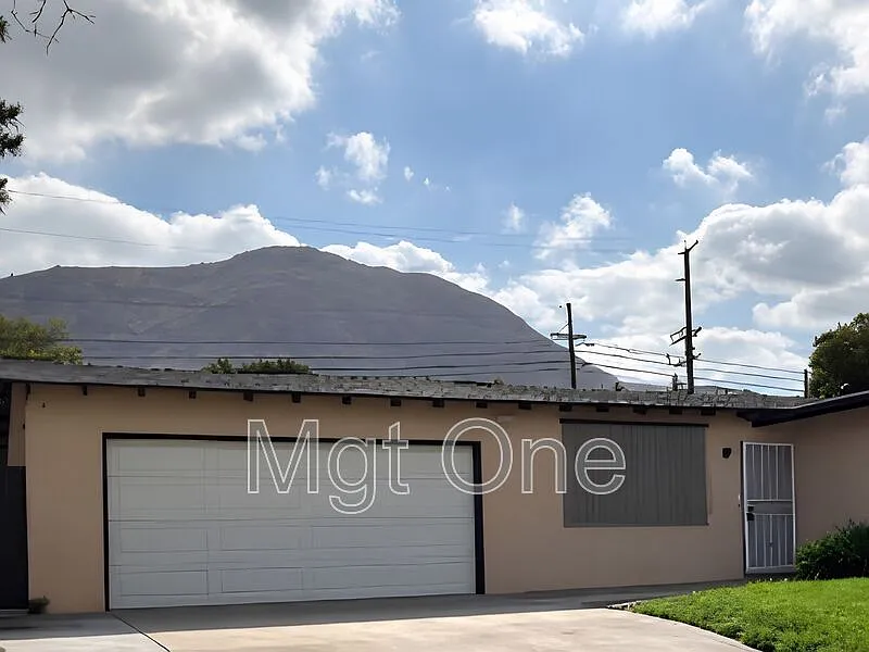 12551 Darwin Ave