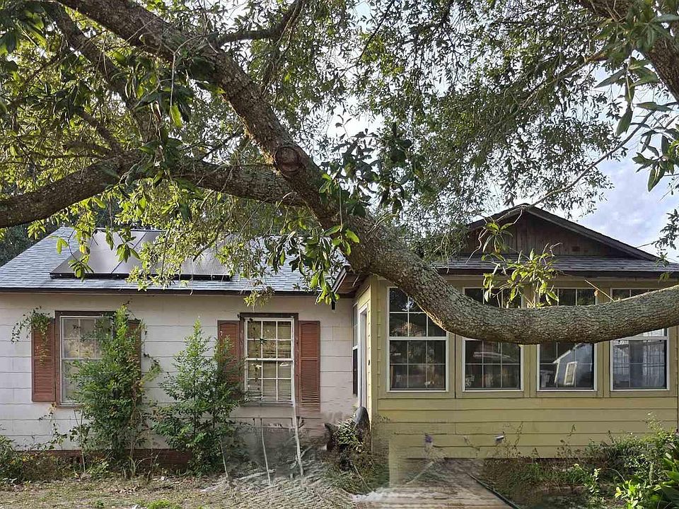 1st image of 209 NW Gilliland Rd