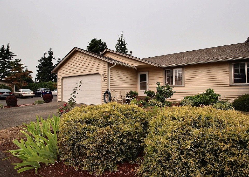1st image of 808 13th St SE APT J
