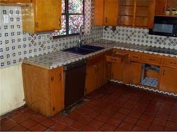 4th image of 1125 Coral Way