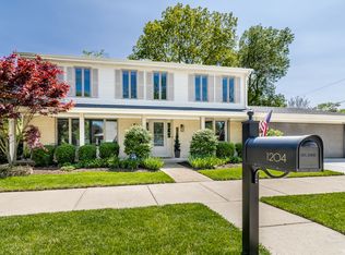 1204 Highland Ln, Glenview, IL
