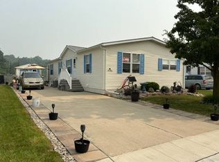 37765 N Millstone Pond Blvd, Lenox, MI 48048
