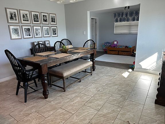 Entrance Kitchen/Dining Area