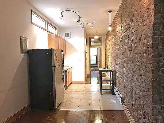 Rented by Compass | media 12