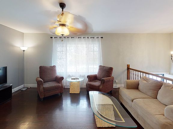3rd image of 3244 Bainburry Ct