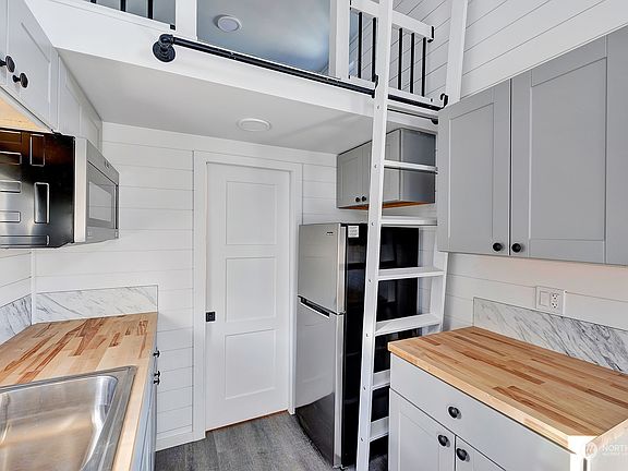 5th image of 2304 A St SE #30B