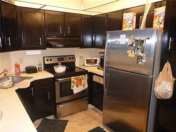 3rd image of 3821 NW 84th Ave APT 2D